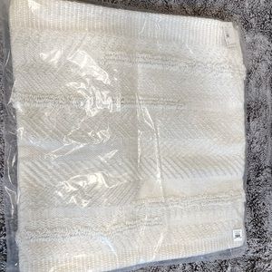 Pottery Barn Lyla Textured Pillow Cover